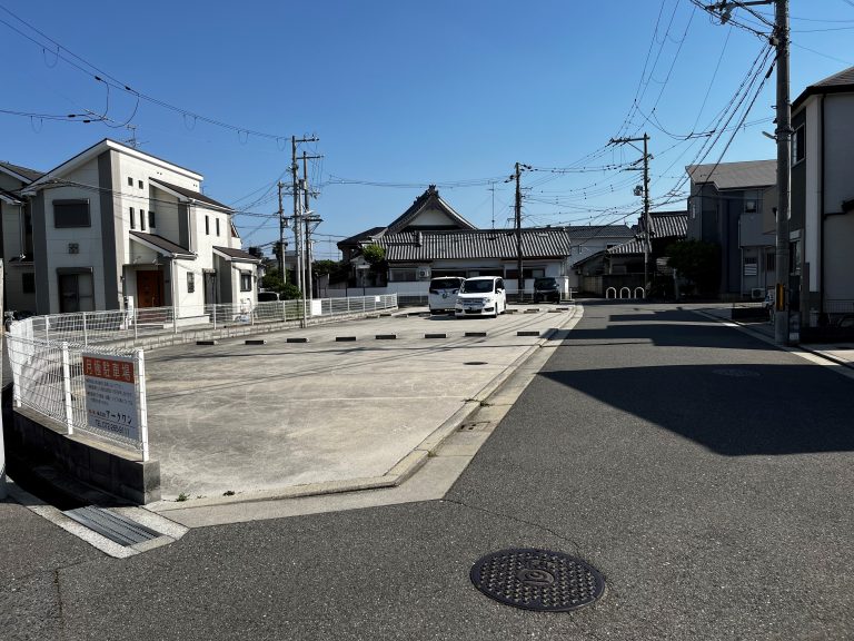 樹楽園モータープール（青空駐車場）